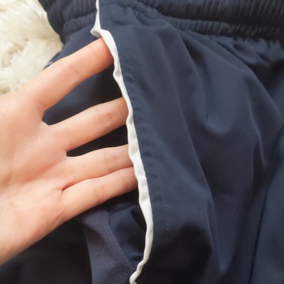 🚫🚫SOLD🚫🚫Men's Nike fit basketball shorts - Picture 3 of 6